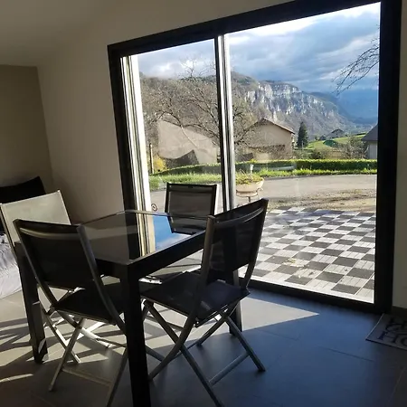 Un Pied Devant L'autre Sainte-Marie-D'Alvey